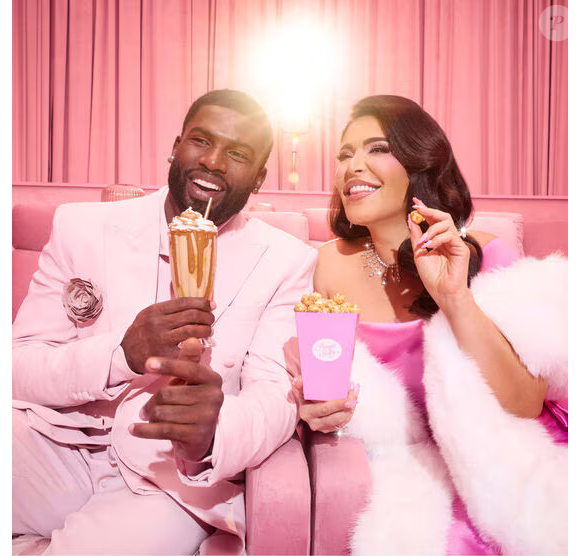 A KAYALI, marca de fragrâncias fundada por Mona Kattan e atualmente a única de perfumaria árabe presente na Sephora Brasil, ampliou seu portfólio brasileiro com o lançamento do Boujee Kitty Caramel Milk | 22