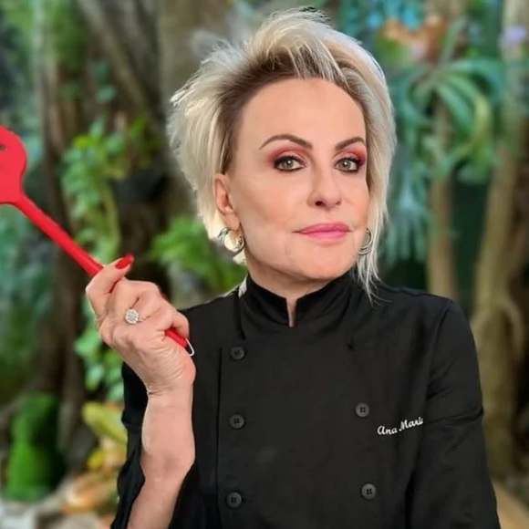 “Meu amigo e cantor Leonardo está fazendo aniversário. Eu te amo, viu, Leonardo? Você não fala comigo atualmente, mas te amo muito, muito! Meu cantor predileto”, disse Ana Maria, ao vivo, durante o programa