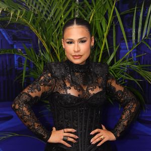 Simone Mendes valorizou cintura em look após perder 25 kg