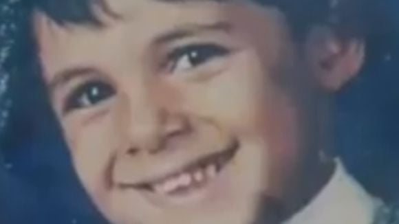 Esse garotinho sorridente não imaginava que reuniria multidões e deixaria saudade nos fãs após morte precoce