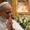 Papa Leão XIV visita túmulo do Papa Francisco pela 1ª vez e faz homenagem singela, mas muito emocionante. Veja fotos!