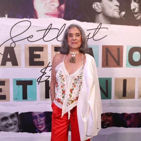 Betty Faria contou no bate papo com Tati que sempre fez exercícios, como ballet e musculação.