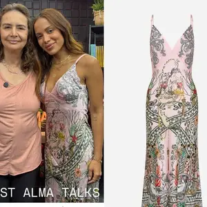 Anitta usando vestido longo de cetim com decote em V e corte enviesado por Camilla Franks, avaliado em aproximadamente R$ 4.950.