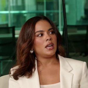 Bella Campos participou do videocast 'Conversa Vai, Conversa Vem', do jornal O Globo, onde abriu o jogo sobre sua vida e carreira