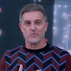 Luciano Huck contou que MC Livinho não poderia mais participar do 'Dança dos Famosos'