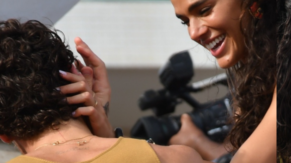 A lição de vida de Bruna Marquezine sobre o amor romântico que é um verdadeiro 'abraço na alma' para quem sofre de dependência emocional