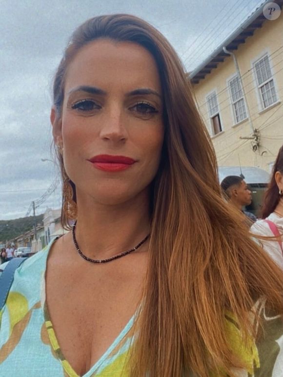 Repórter Lara Linhares, do 'Alô Juca', do SBT, não citou quais notícias sobre sua vida são, segundo ela, inverídicas