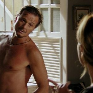 Max é o personagem mau-caráter, cafajeste, dissimulado e ambicioso de Marcello Novaes em 'Avenida Brasil'. Só de toalha, era parceiro nos golpes de Carminha (Adriana Esteves)