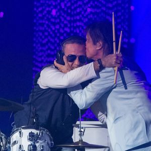 Dudu Braga, filho de Roberto Carlos, foi condenado e o juiz autorizou o bloqueio de suas contas bancárias. No entanto, apenas R$ 63,53 foram encontrados