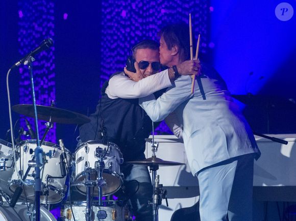 Dudu Braga, filho de Roberto Carlos, foi condenado e o juiz autorizou o bloqueio de suas contas bancárias. No entanto, apenas R$ 63,53 foram encontrados