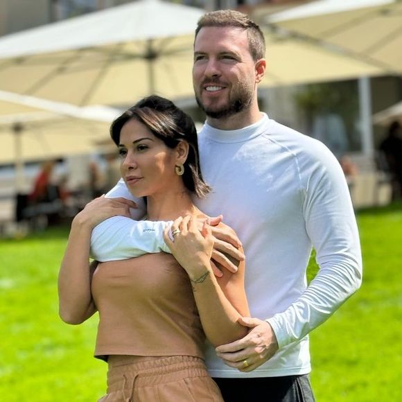 Maira Cardi sofreu aborto espontâneo no começo do ano e seu marido, Thiago Nigro, postou vídeo do feto perdido pela mulher. Meses mais tarde, Maíra engravidou, deu à luz e exibiu o bebê na UTI