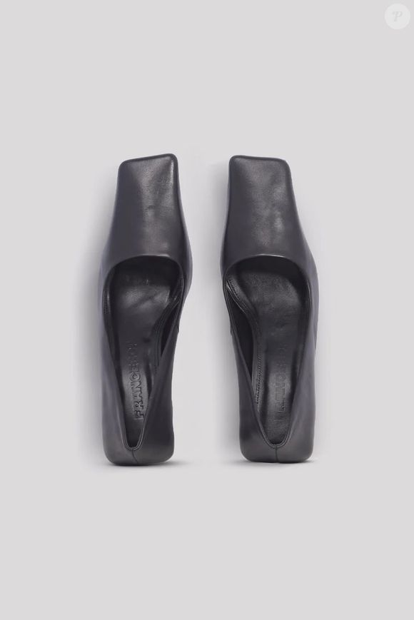 Ao investir no mesmo modelo em cores distintas, Ana Paula Renault reforçou uma tendência prática entre celebridades