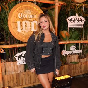 Show da Lady Gaga no Rio: de short, cropped e jaqueta, este foi o look de Bruna Griphao