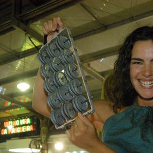 2007: sempre muito divertida, Ana Paula Arósio se jogava no samba na quadra da Mangueira