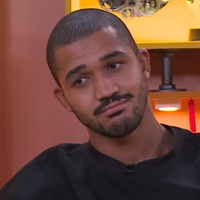 Gente? Eliminado do ‘BBB 26’, Matheus minimiza polêmica do ‘patroa’ e admite ter sujado o Quarto Branco de fezes