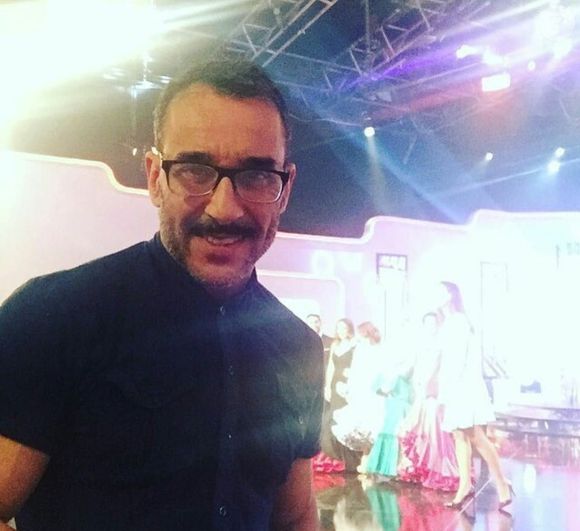 O profissional Manuel Cecilio deu uma entrevista recente para um veículo estrangeiro, e trouxe dicas para potencializar e destacar os olhos castanhos na maquiagem.