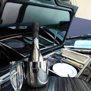 O Rolls-Royce Boat Tail de Mauro Icardi chama atenção pelo design inspirado em iate de luxo, pela produção limitada e pelo valor milionário
