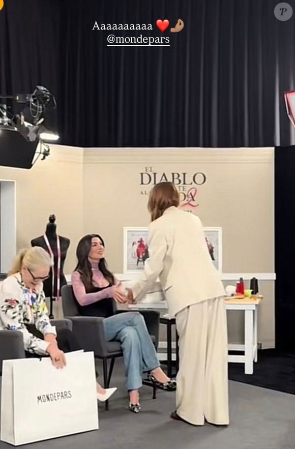 Sasha Meneghel participou da press tour de O Diabo Veste Prada 2 e se encontrou com Anne Hathaway e Meryl Streep. Durante o evento, a estilista também presenteou as atrizes com peças da Mondepars, sua marca lançada em 2024