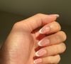 Esmalte nude com francesinha é opção para quem ama clássicos