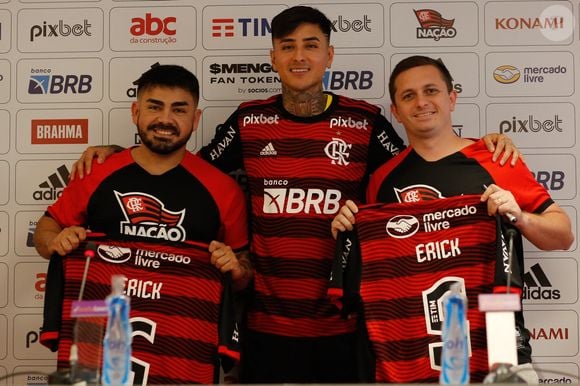 Erick Pulgar chegou ao Flamengo em 2022: jogador teve infância sofrida e enfrentou fome