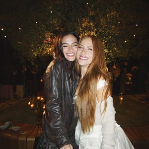 Bruna Marquezine roubou a cena durante a renovação de votos de Giovanna Ewbank e Bruno Gagliasso neste sábado (09)