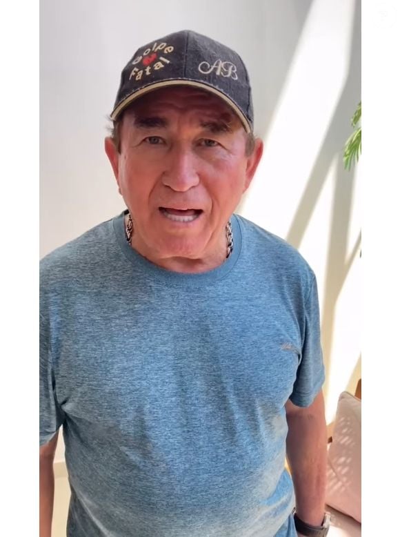 Amado Batista disse em seu show em 25 de junho de 2025 que só namora se for relacionamento sério