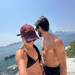 Fotos de Agatha Moreira e Rodrigo Simas levaram internautas ao delírio e renderam muitos elogios