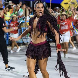 Tá ficando sério? José Loreto 'baba' ao ver samba no pé de Alane Dias em ensaio técnico da Grande Rio na Sapucaí. Fotos!