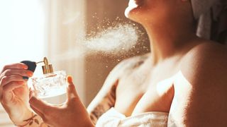 Como escolher o melhor perfume feminino de O Boticário? Conheça 3 fragrâncias de alta fixação que são favoritas das mulheres vaidosas