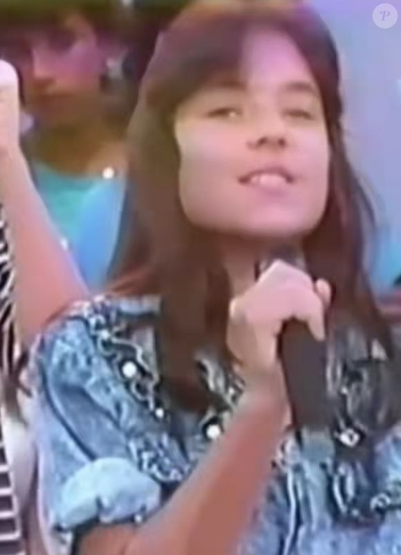 A simbologia chamou atenção: Patrícia, ainda menina, dublando nos anos 80 uma canção que até hoje ecoa como bandeira LGBTQIA+