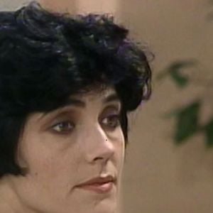 Diná (Christiane Torloni) sofrerá um ataque fulminante ao encontrar Bia (Fernanda Rodrigues)