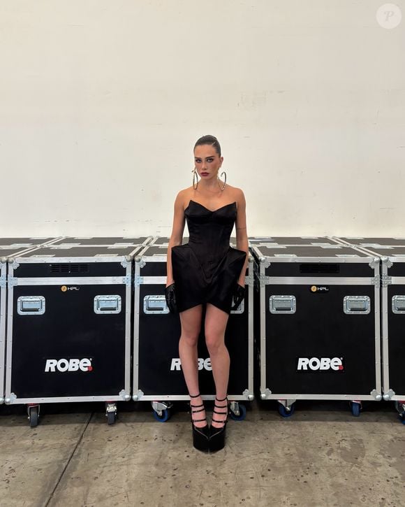 Flavia Pavanelli também lançou recentemente o reality show 'Retoque Final', onde tenta descobrir novos talentos na maquiagem