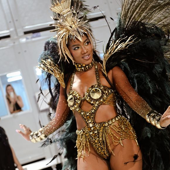 Iza garantiu que quer continuar como Rainha de Bateria da Imperatriz para o Carnaval 2027