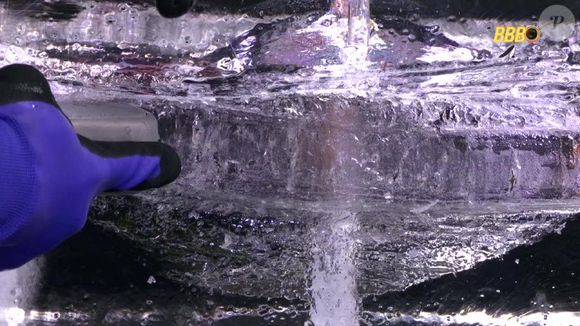 Leandro deve tentar pegar convite dentro do gelo para entrar na festa do BBB 26