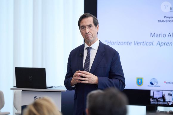 Para o Dr. Mario Alonso Puig, 'colocar a vida em palavras tem um efeito muito benéfico'.