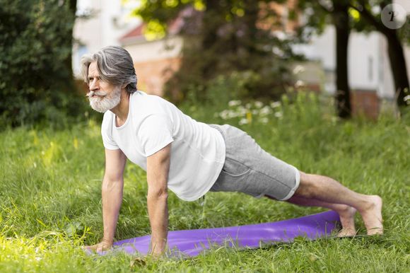 Além da mobilidade, o Yoga também ajuda a prevenir dores nas articulações e dores crônicas em geral
