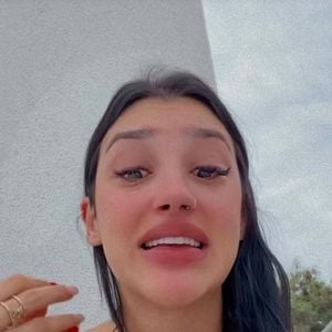 O influenciador Samuel Sant’Anna, o Gato Preto, foi detido na tarde de quinta‑feira (12) em São Paulo, após sua ex-namorada, Bia Miranda ter registrado uma ocorrência por agressão.