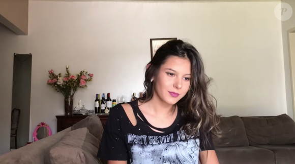 Em 2019, Ana Castela começou a postar vídeos nas redes sociais mostrando seu talento para o canto