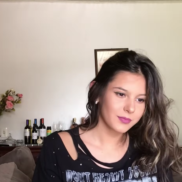 Em 2019, Ana Castela começou a postar vídeos nas redes sociais mostrando seu talento para o canto