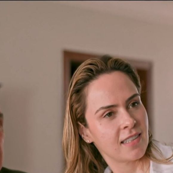 Ana Paula Renault voltou a desabafar sobre a morte do pai, Gerardo Henrique Machado Renault, durante participação no ‘Domingão com Huck’ neste domingo (26)