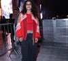Jeans escuro é o aliado perfeito para dias de show: Alice Carvalho optou por ele
