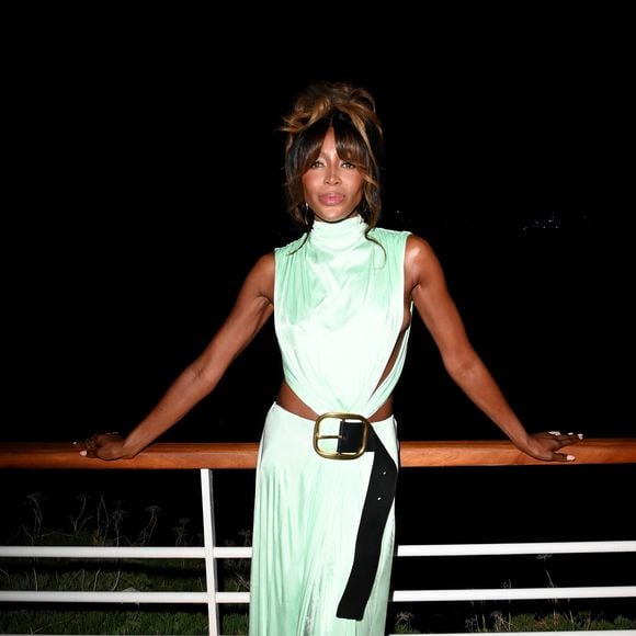 Apesar dos fatores externos, muito possivelmente a genética de Naomi Campbell também seja a chave de sua jovialidade