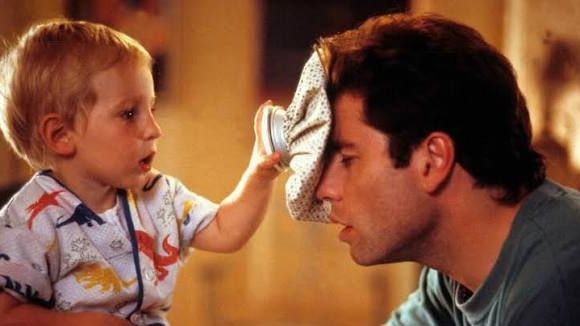 'Eu simplesmente não consegui me forçar a fazer isso': Quentin Tarantino se recusa há 36 anos a assistir a um dos filmes de maior sucesso de John Travolta