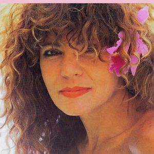 Com identidade forte e beleza marcante, Elba Ramalho logo virou um fenômeno