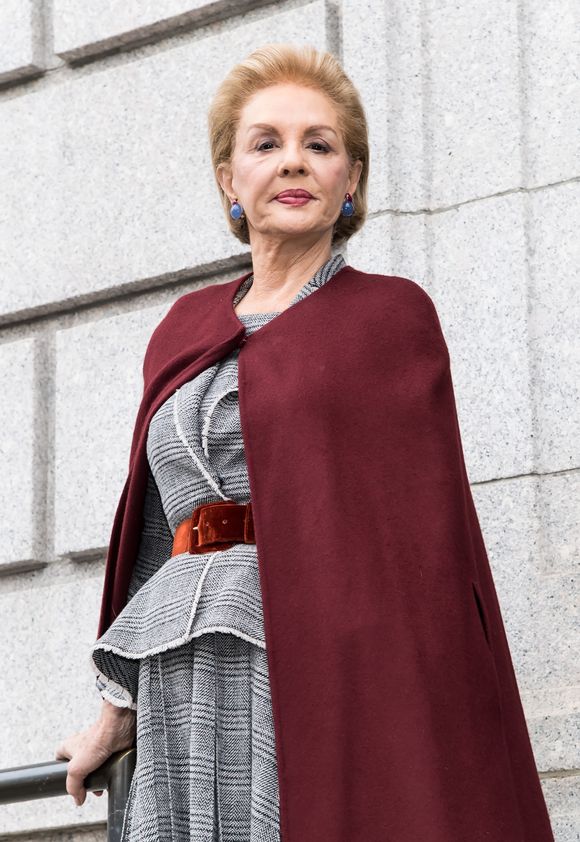 Para Herrera, o almoço é o momento-chave da rotina alimentar. Seu prato combina salada verde com pepino, abacate e proteína magra, como frango grelhado ou salmão. O tempero é sempre simples: azeite de oliva extravirgem e vinagre balsâmico.