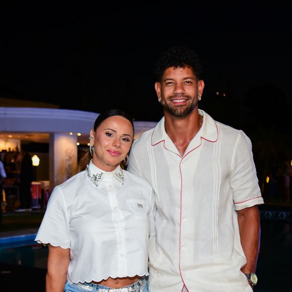 Viviane Araujo levou o marido, o empresário Guilherme Militão, no evento de moda