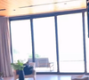 Quarto de Anitta tem varanda com vista para Los Angeles; veja detalhes na imagem
