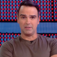 'BBB 26' começa sem entrada ao vivo e surpreende público com anúncio direto de Tadeu Schmidt nas redes: 'Que palhaçada!'