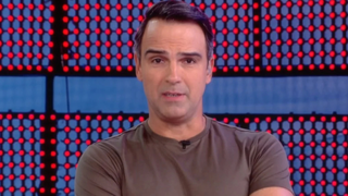 'BBB 26' começa sem entrada ao vivo e surpreende público com anúncio direto de Tadeu Schmidt nas redes: 'Que palhaçada!'