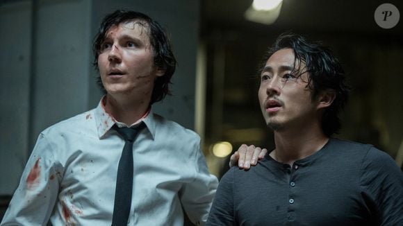 A maior rede de cinema da Coreia do Sul não gostou de saber que "Okja" teria estreia simultânea em diferentes países na plataforma da Netflix, além dos cinemas em poucos lugares. Por isso, decidiu não passá-lo nas suas salas de cinema